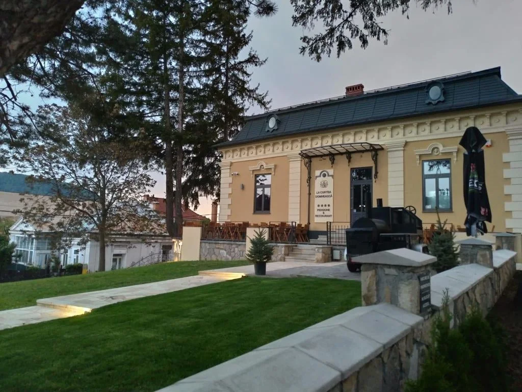 LA Curtea Domnească Guesthouse