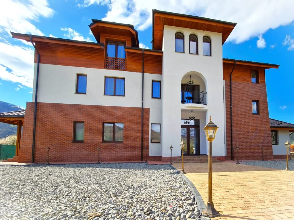 Stejarro Moldovan Manor Guesthouse