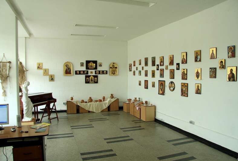 Exhibition of Icons and Ceramics at Piatra Neamt