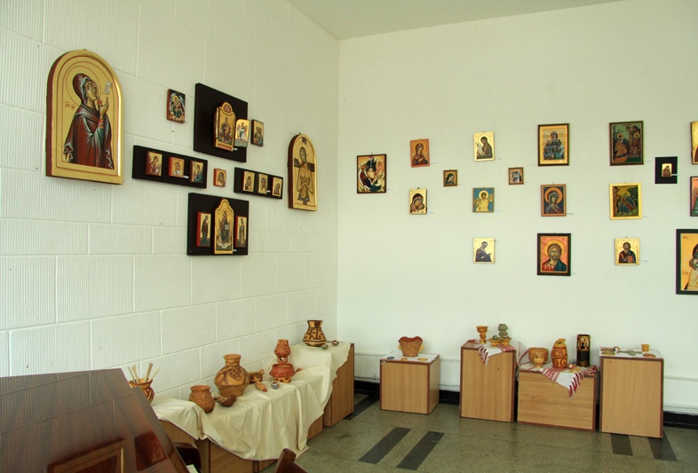 Exhibition of Icons and Ceramics at Piatra Neamt