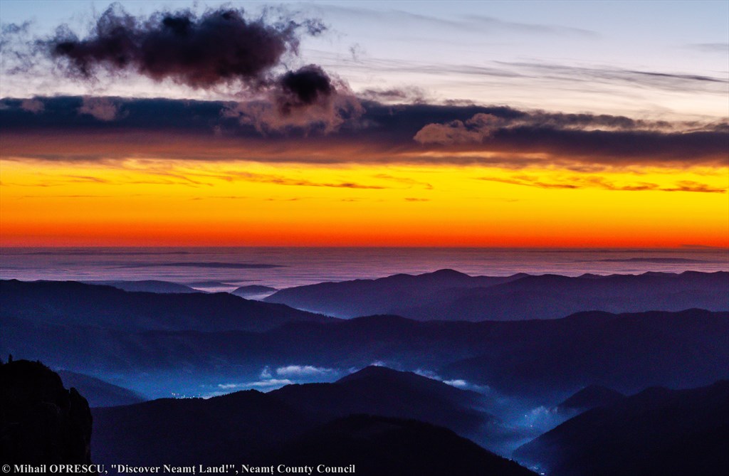 Sunset and sunrise on top of Ceahlau Massif – photo 10