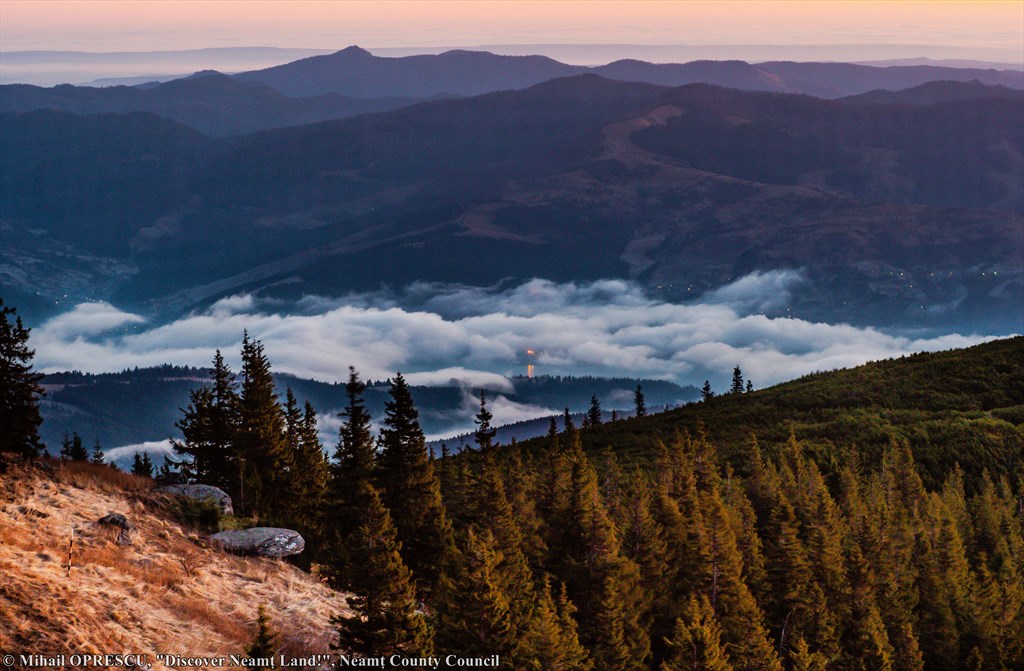 Sunset and sunrise on top of Ceahlau Massif – photo 11
