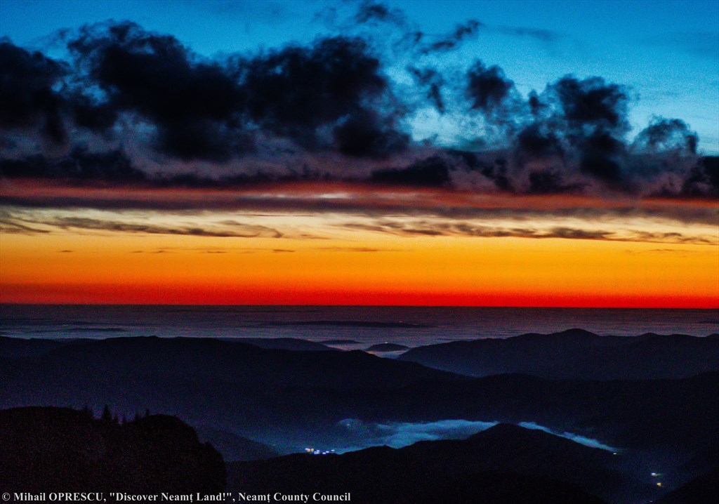 Sunset and sunrise on top of Ceahlau Massif – photo 13