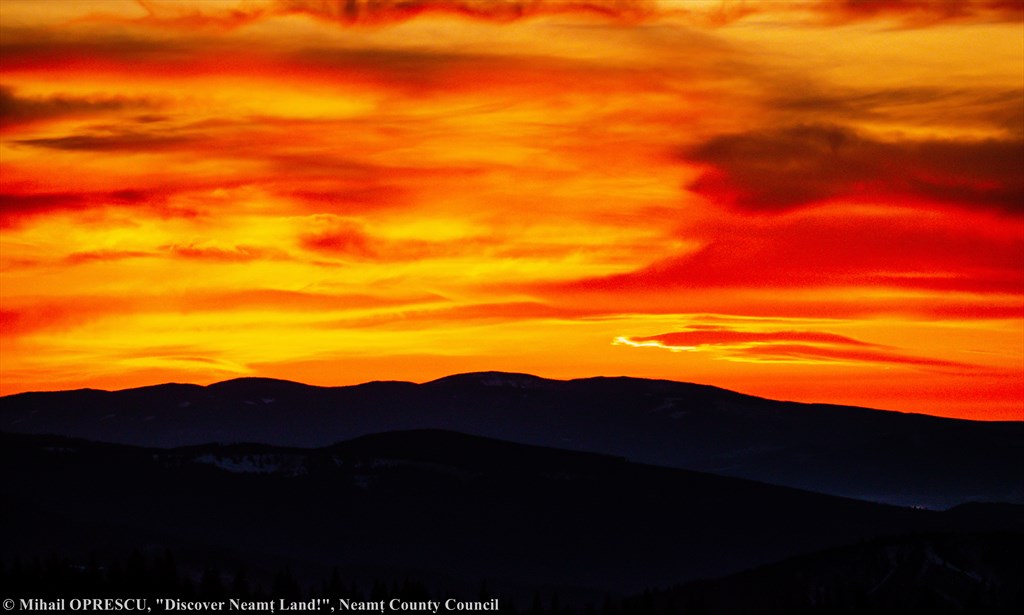 Sunset and sunrise on top of Ceahlau Massif – photo 14