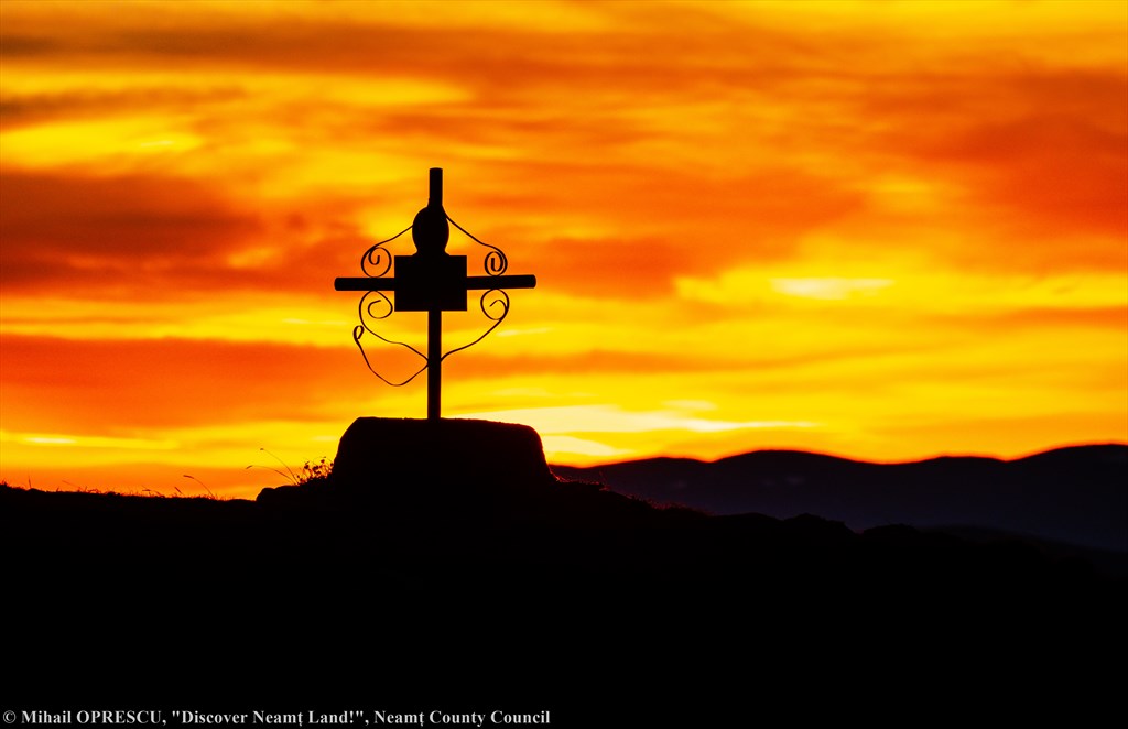 Sunset and sunrise on top of Ceahlau Massif – photo 15