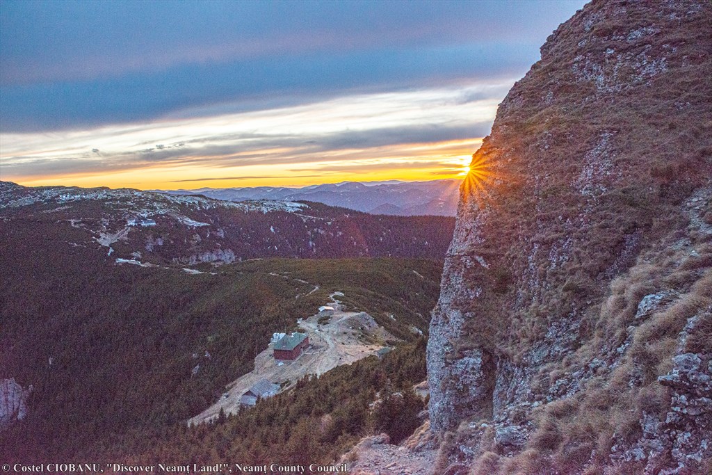 Sunset and sunrise on top of Ceahlau Massif – photo 2