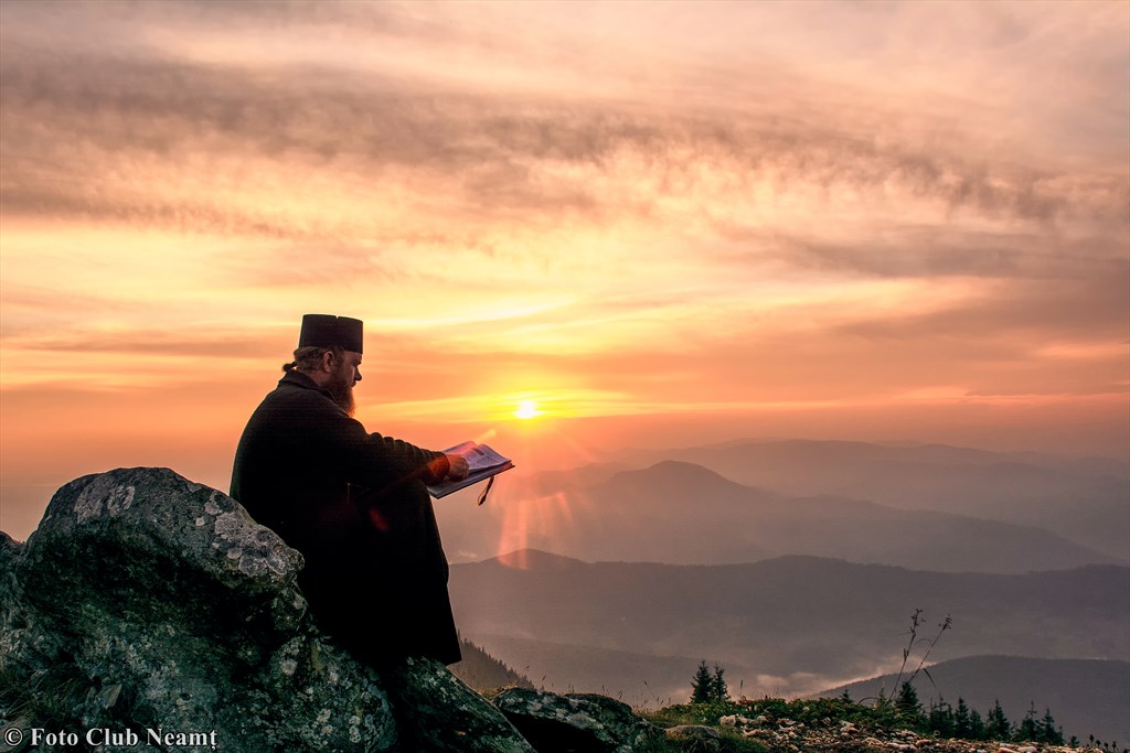 Sunset and sunrise on top of Ceahlau Massif – photo 23