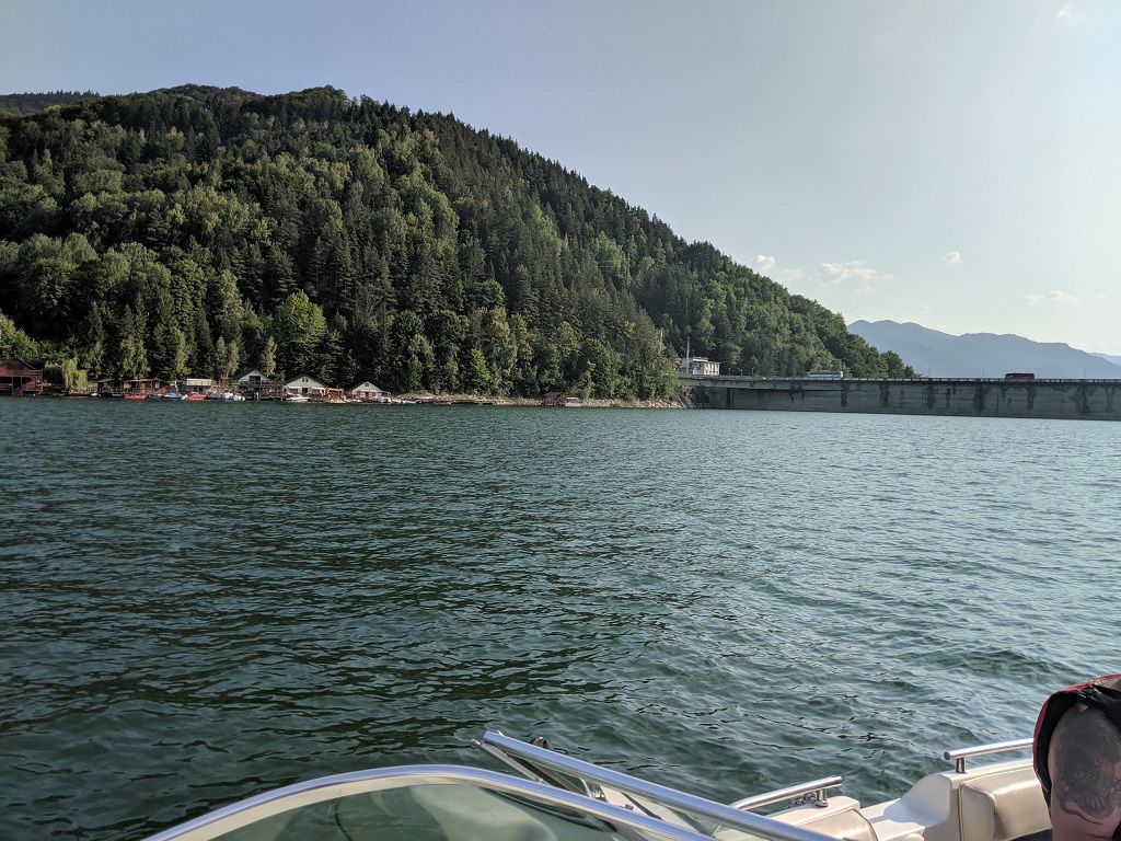 Leisure and adrenaline on Lake Izvorul Muntelui – photo 19