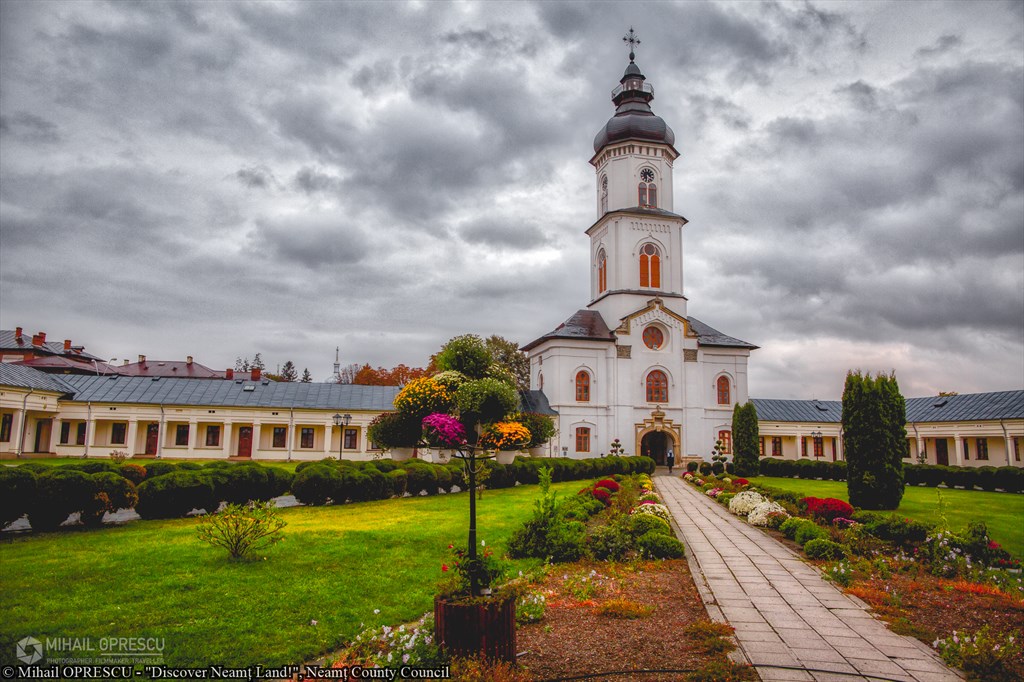Pilgrimage to the Archbisphoric Church in Roman – photo 6