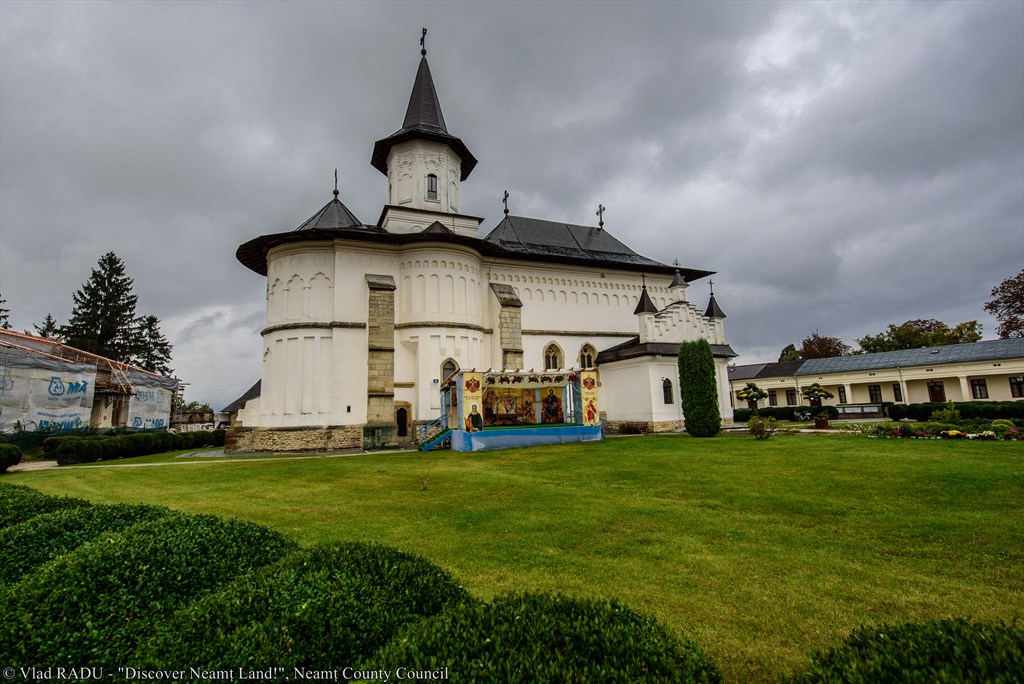 Pilgrimage to the Archbisphoric Church in Roman – photo 8