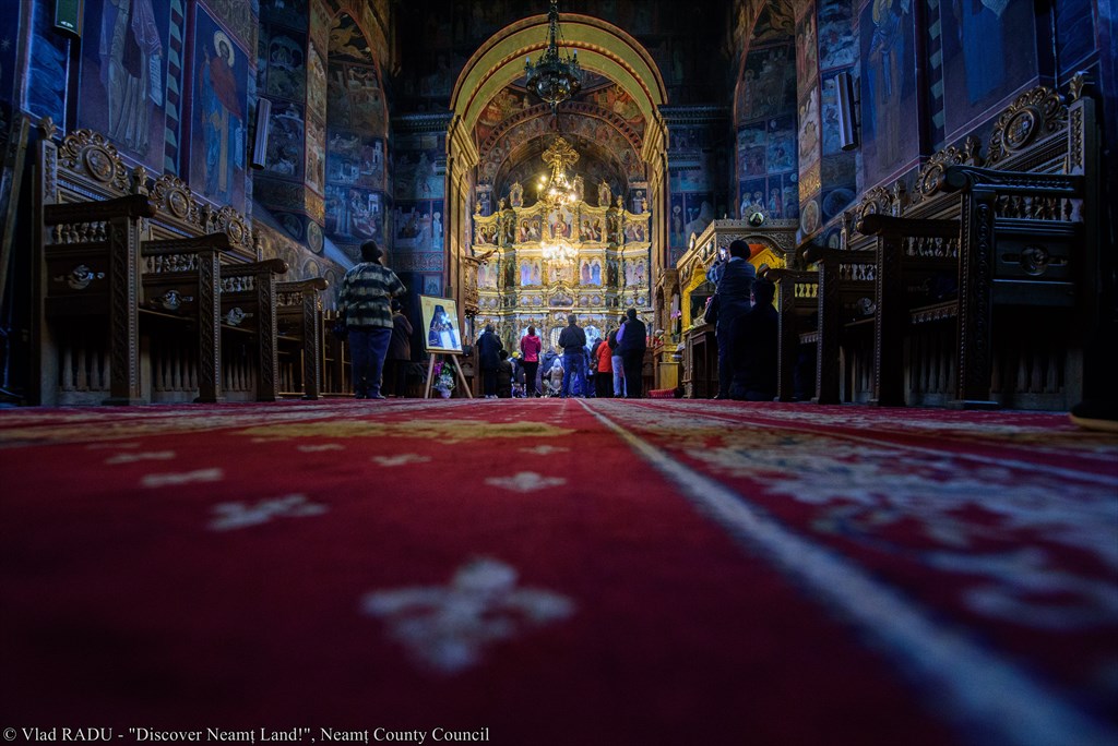 Pilgrimage to the Archbisphoric Church in Roman – photo 5