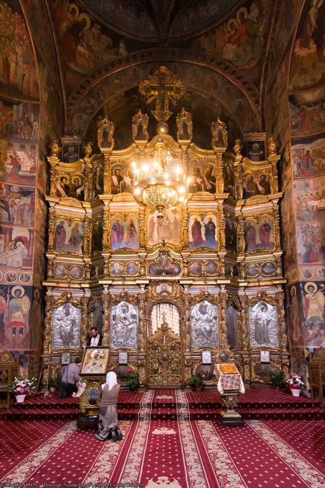 Pilgrimage to the Archbisphoric Church in Roman – photo 9