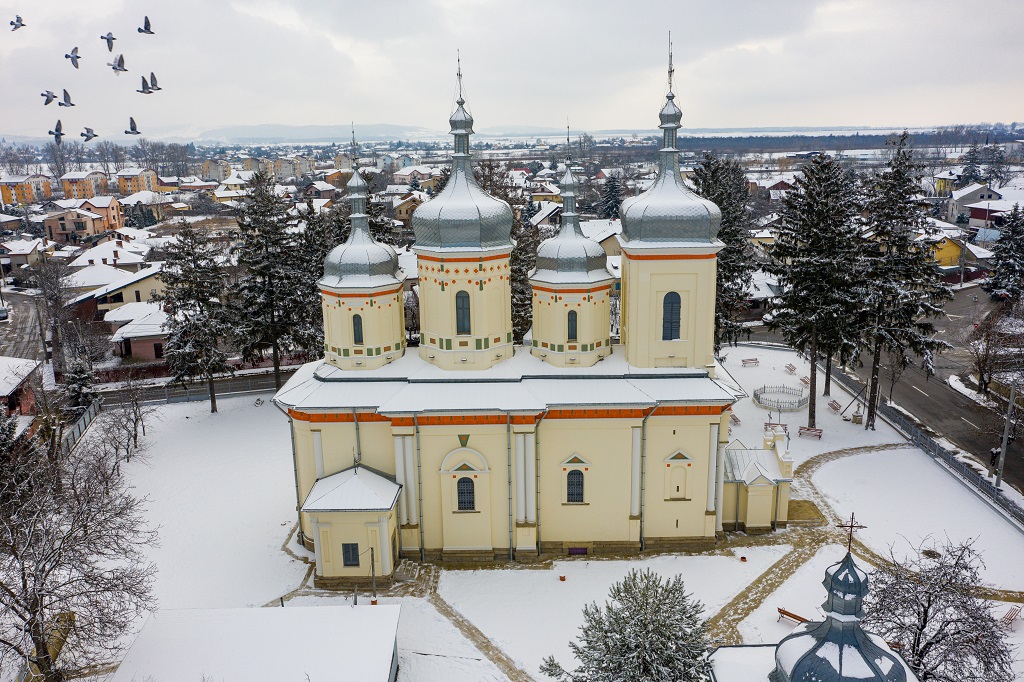 “Saint George” Church in Roman – photo 4