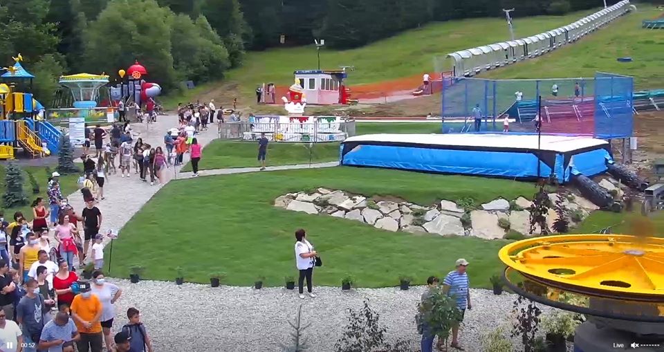Durău Park – Amusement Park during Summer & Ski Slope during Winter – fotografia 3