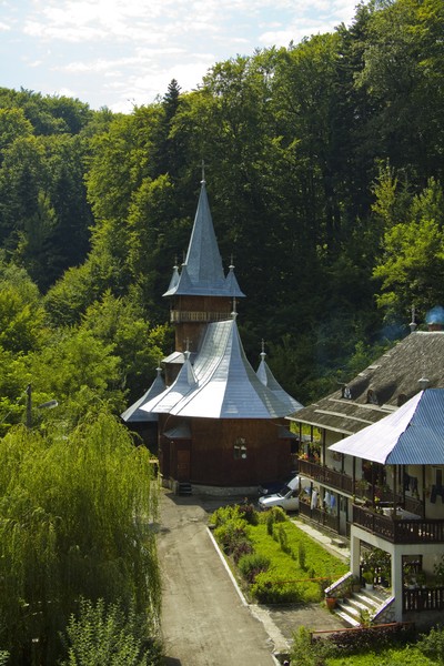Sfanta Cruce Monastery