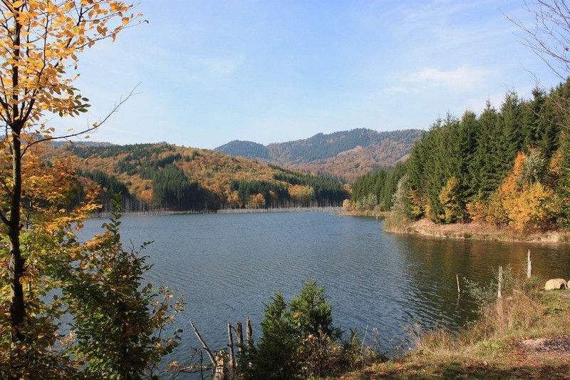 Romanian Tourism - Lake Cuiejdel