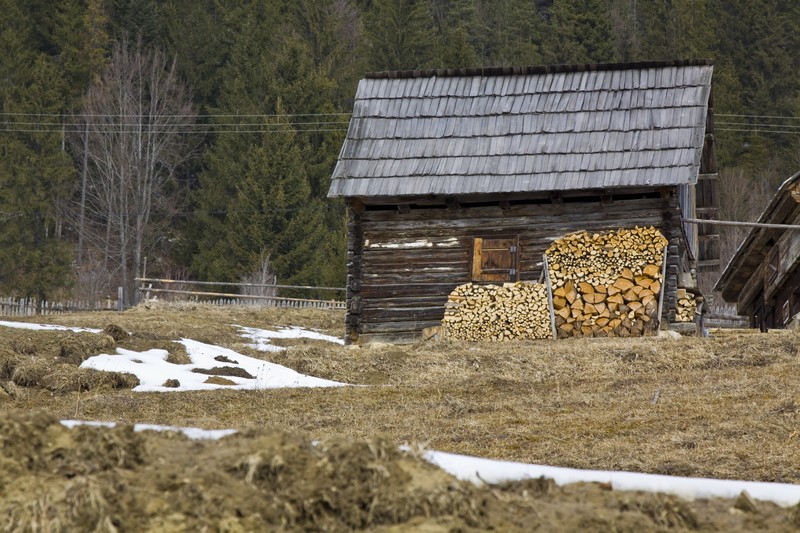 Traditional Romanian architecture