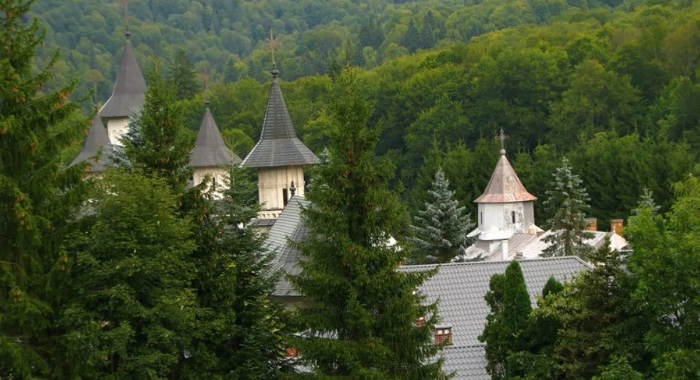 The Holy Week – time for a meaningful trip to the monasteries in Neamț – fotografia 11
