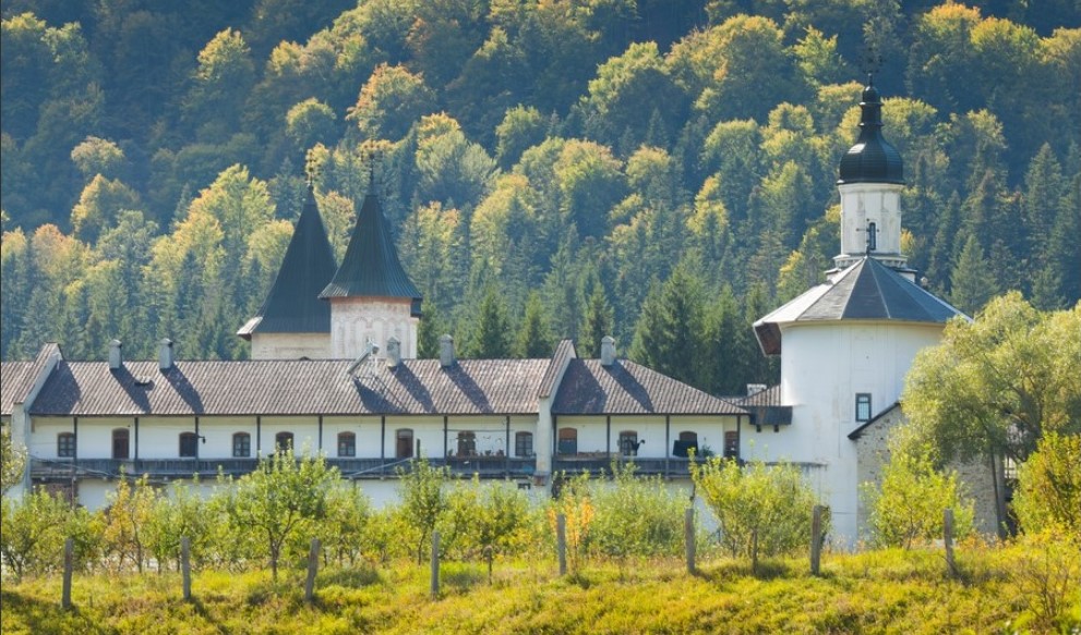 The Holy Week – time for a meaningful trip to the monasteries in Neamț – fotografia 1