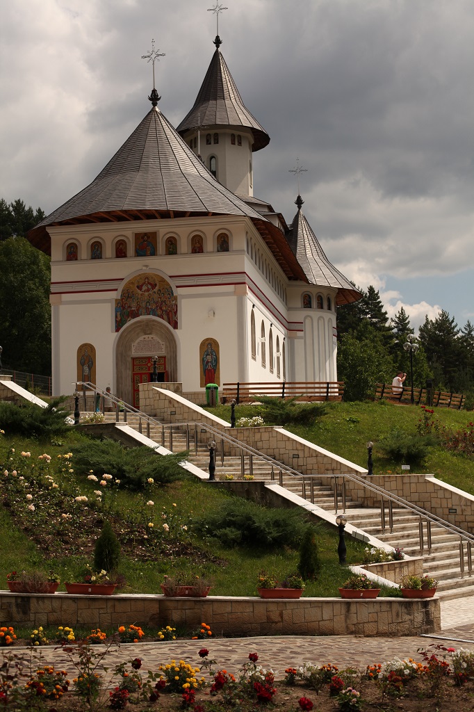 The Holy Week – time for a meaningful trip to the monasteries in Neamț – fotografia 6
