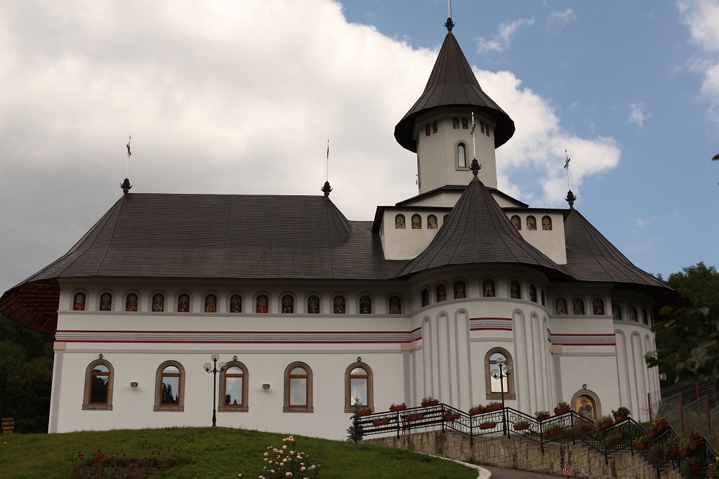 The Holy Week – time for a meaningful trip to the monasteries in Neamț – fotografia 7
