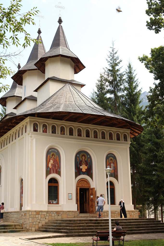 The Holy Week – time for a meaningful trip to the monasteries in Neamț – fotografia 12