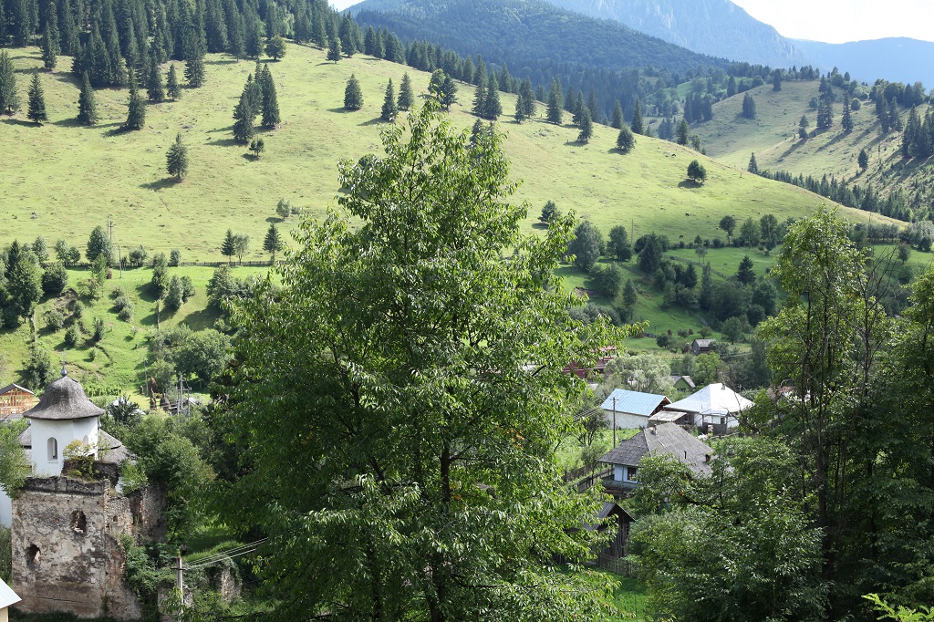 The Holy Week – time for a meaningful trip to the monasteries in Neamț – fotografia 25