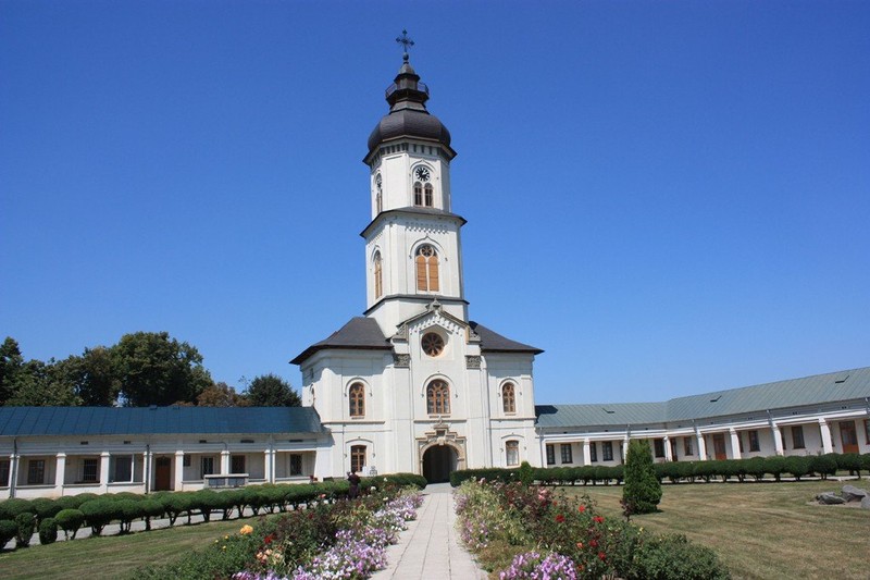 Romania Turism - Catedrala Episcopala Roman