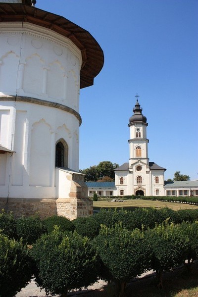 Romania Turism - Catedrala Episcopala Roman