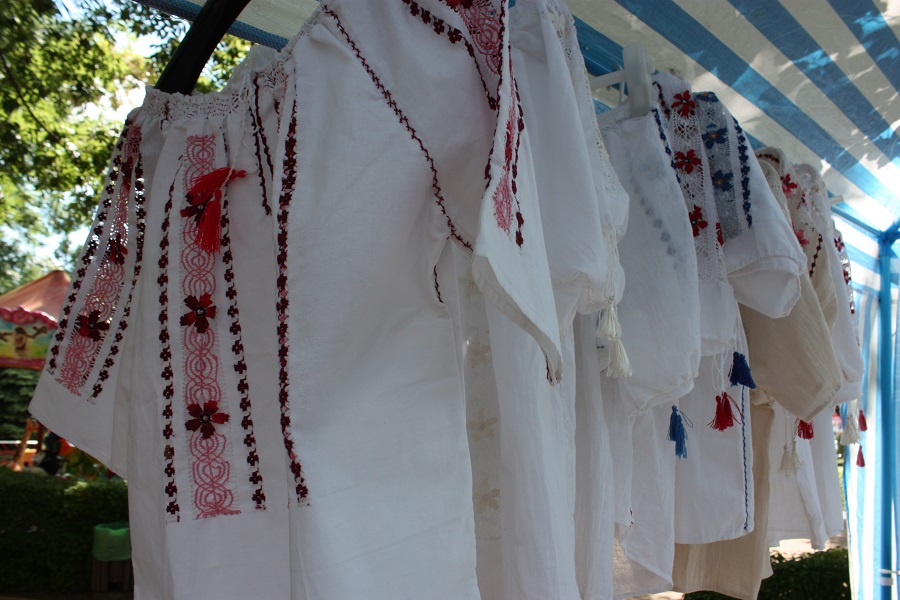 Țesăturile și alte textile populare de casă – fotografia 48