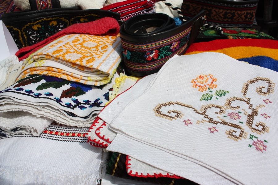 Țesăturile și alte textile populare de casă – fotografia 51