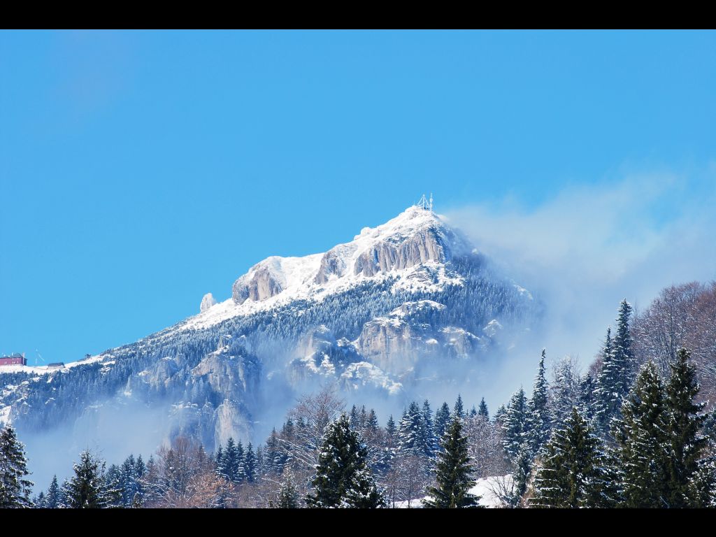Ceahlau Mountain enveloped in Baba Dochia’s mysterious legend – photo 4