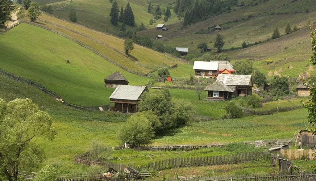 Sate de munte, peisaje de vis: Bârnadu – Trei Fântâni – Izvorul Alb