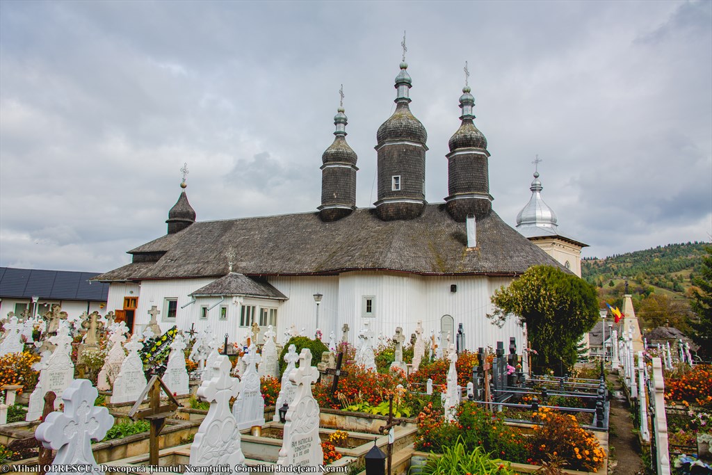 Colț de rai în Neamț: biserica Sfântul Nicolae din Pipirig – fotografia 10