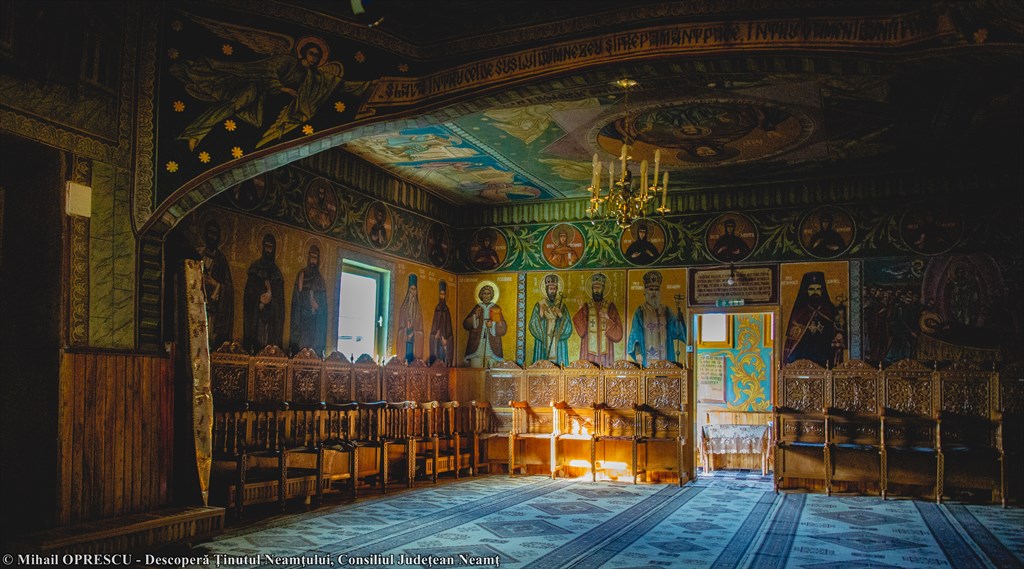 Colț de rai în Neamț: biserica Sfântul Nicolae din Pipirig – fotografia 4