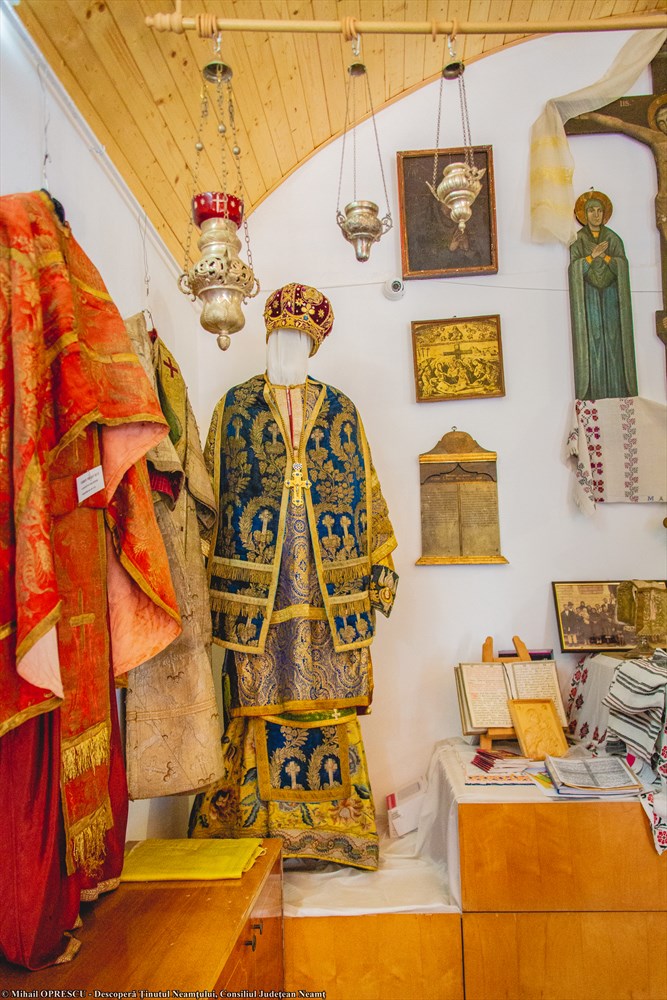 Colț de rai în Neamț: biserica Sfântul Nicolae din Pipirig – fotografia 21