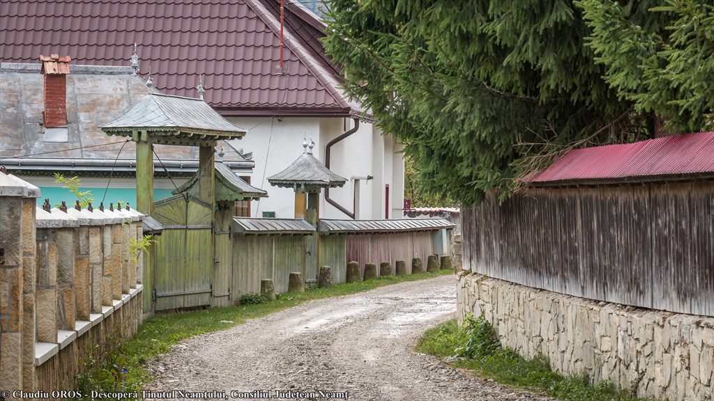Colț de rai în Neamț: biserica Sfântul Nicolae din Pipirig – fotografia 28