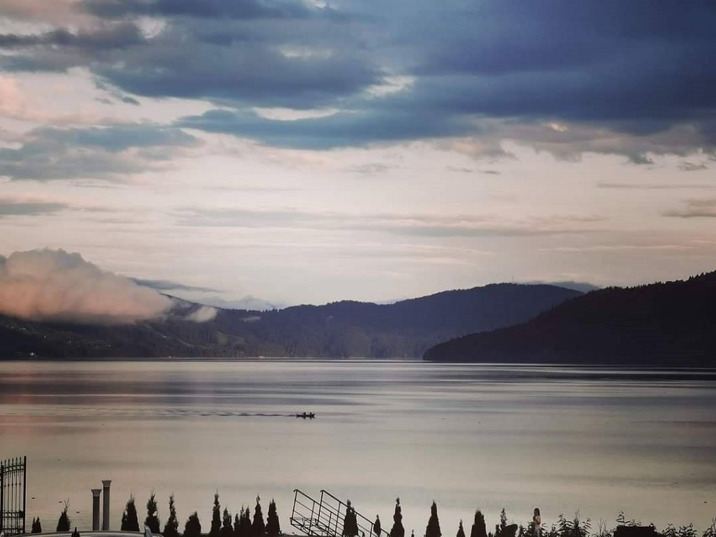 O nouă aventură pe lacul Izvorul Muntelui, o nouă experiență de vis!