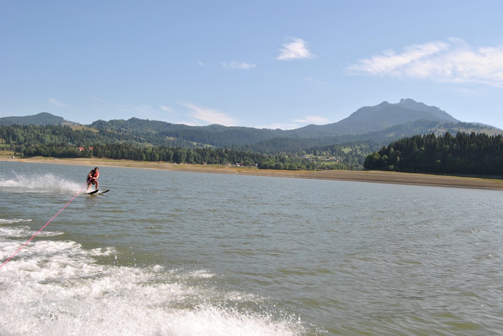 Agrement și adrenalină pe Lacul Izvorul Muntelui – fotografia 12