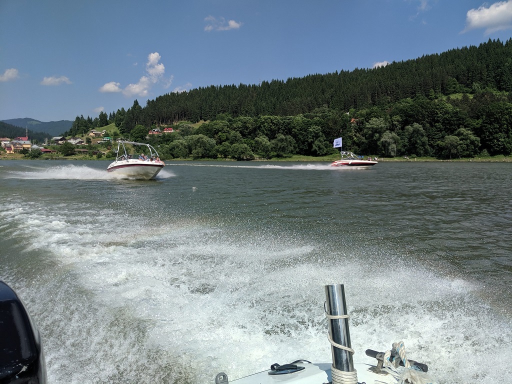 Agrement și adrenalină pe Lacul Izvorul Muntelui – fotografia 8