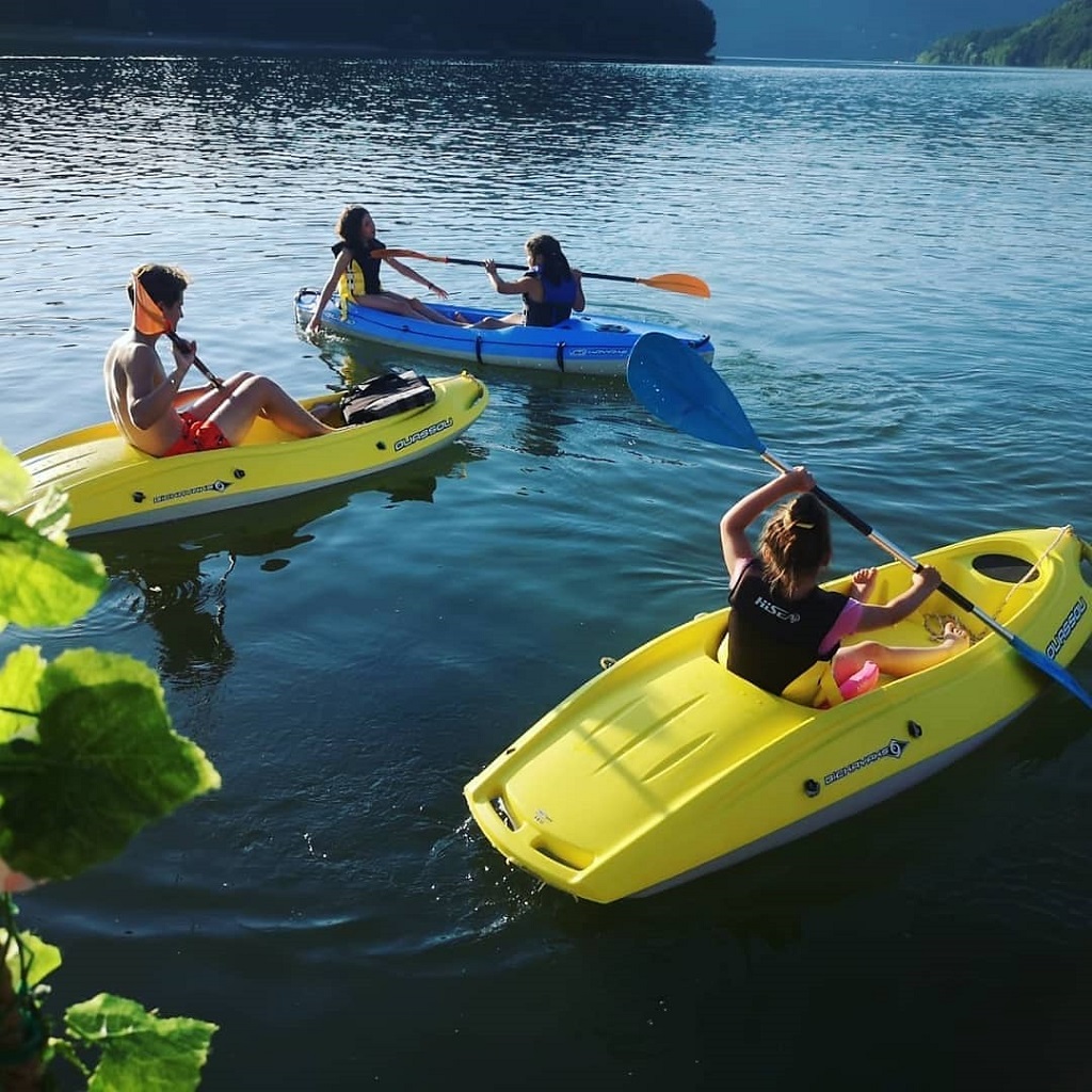 Agrement și adrenalină pe Lacul Izvorul Muntelui – fotografia 11