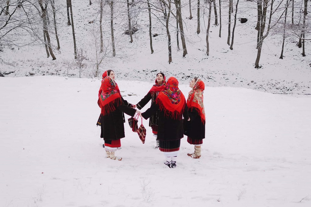“Sânziene” Folks Group in Neamț – photo 3
