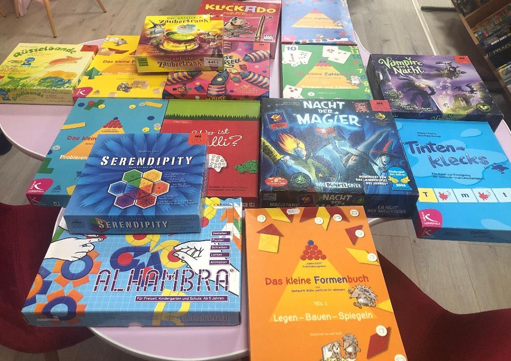 Club de jocuri logico-educative, la Biblioteca Județeană „G.T. Kirileanu“ Neamț – fotografia 2
