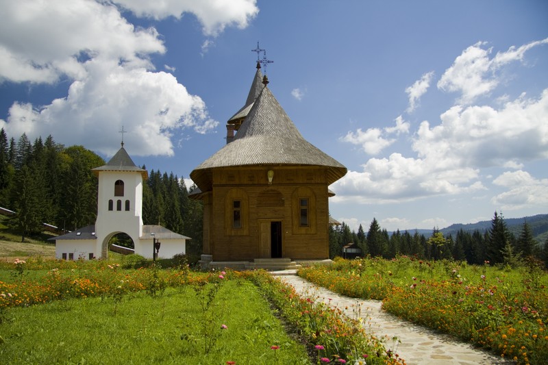Schitul Poiana lui Ioan