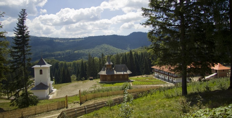 Schitul Poiana lui Ioan