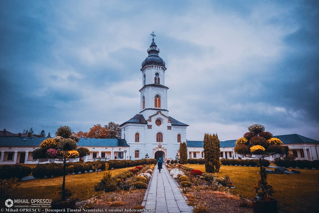 În pelerinaj la Arhiepiscopia Romanului