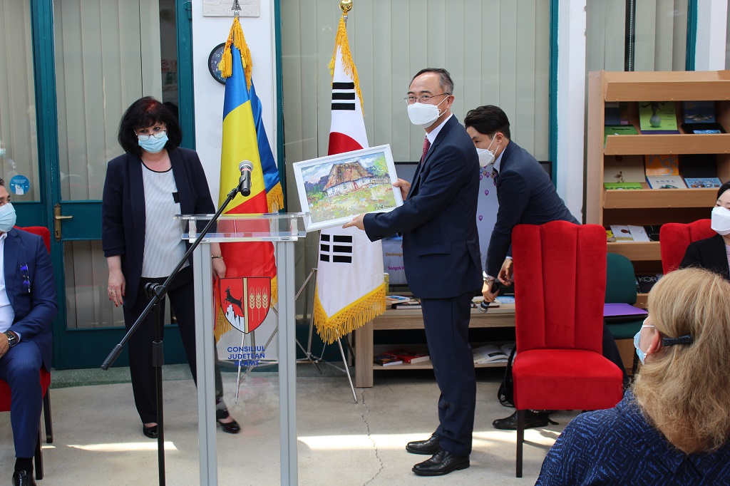 31 de ani de relații bilaterale România-Coreea sărbătoriți la Biblioteca Județeană – fotografia 4