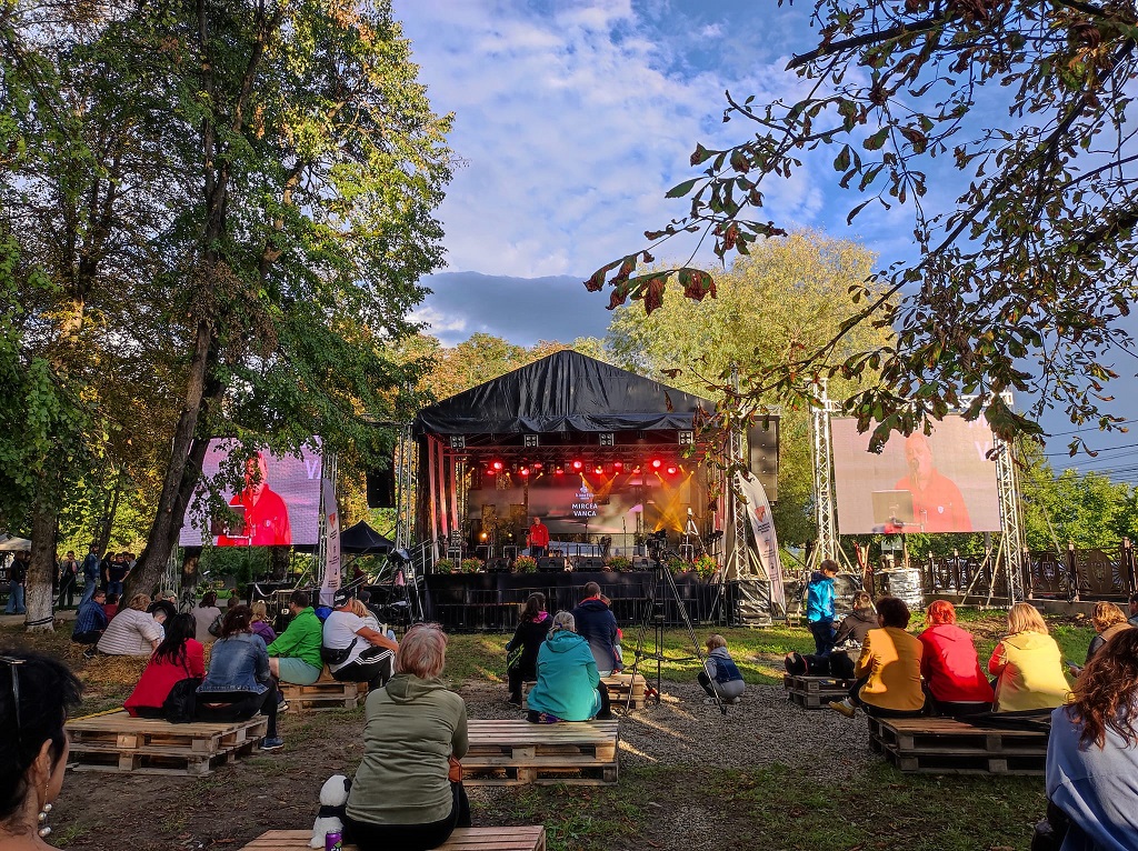A fost weekend dedicat folk-ului, un eveniment plin de emoție la Târgu-Neamț!