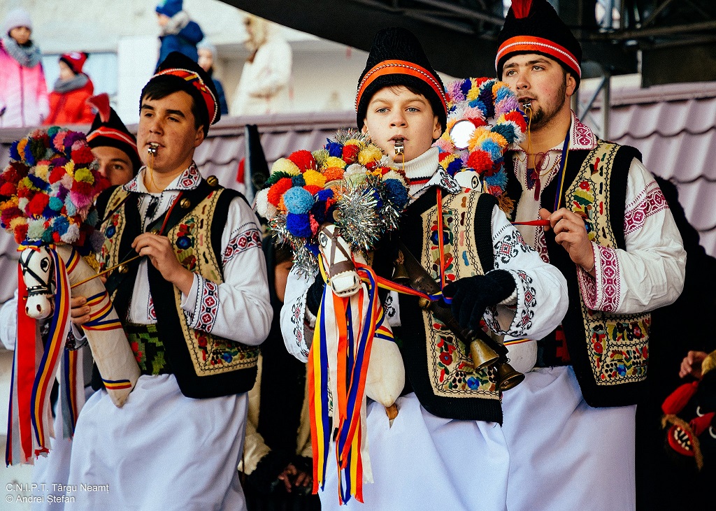 Obiceiuri și tradiții de Anul Nou în Târgu-Neamț