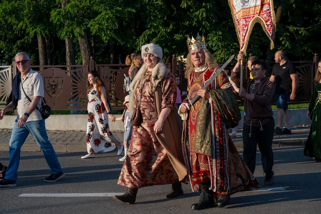 Vară fierbinte în evenimente cu public numeros în Neamț – photo 27